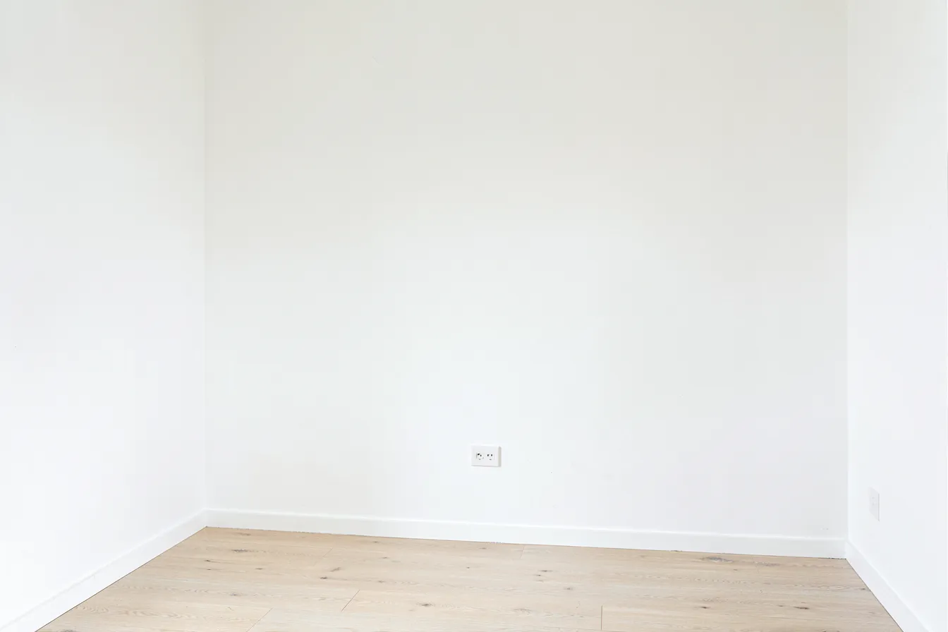Unmöblierter Raum als ehrliches Ausgangsfoto für Virtual Staging
